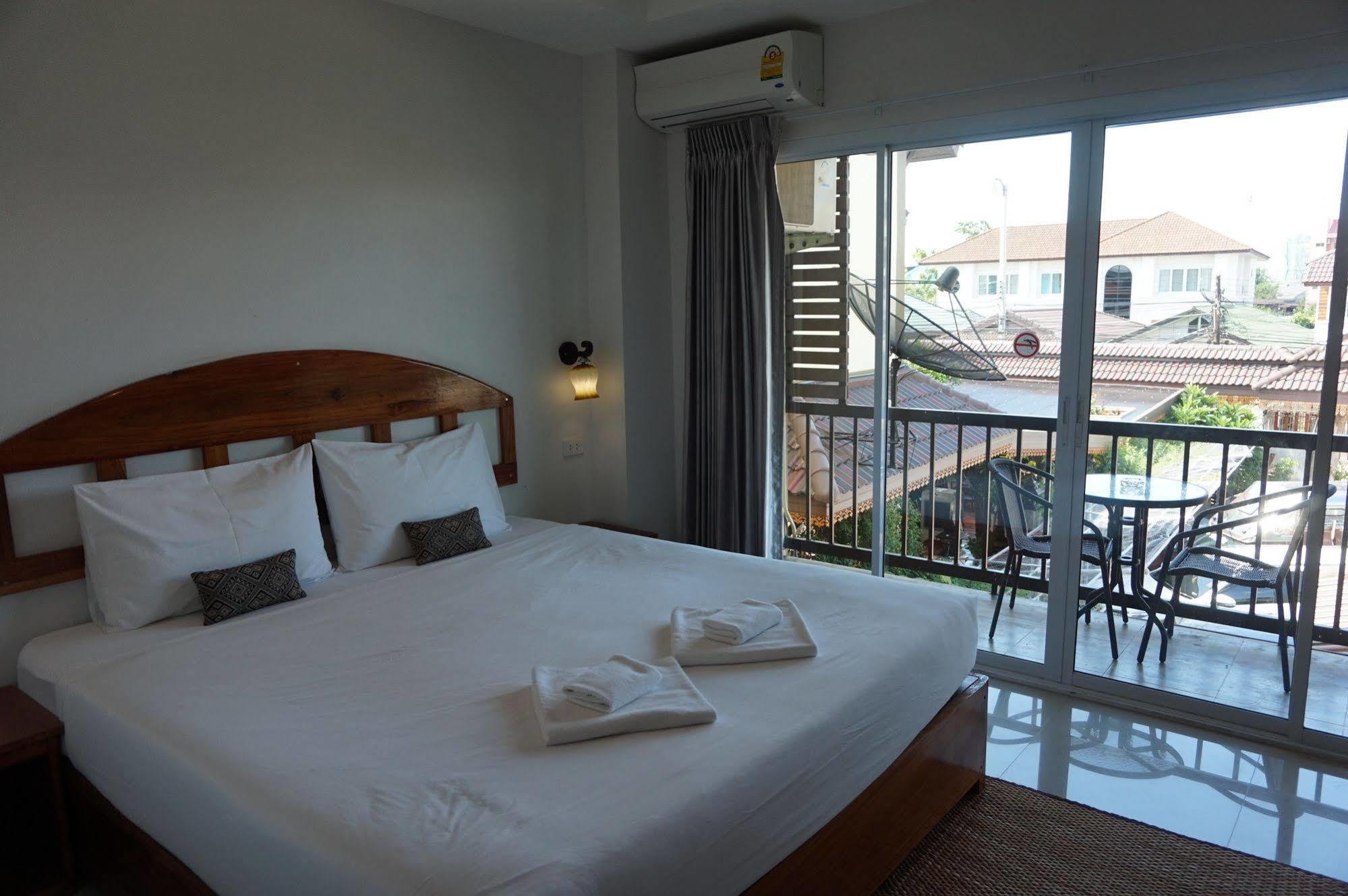 Hotel Baan Krittika Udon Thani Esterno foto