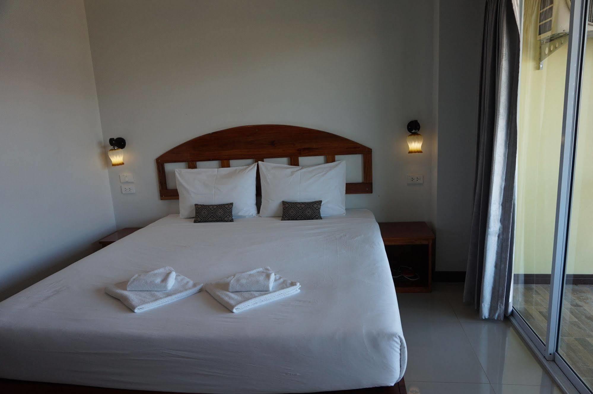 Hotel Baan Krittika Udon Thani Esterno foto
